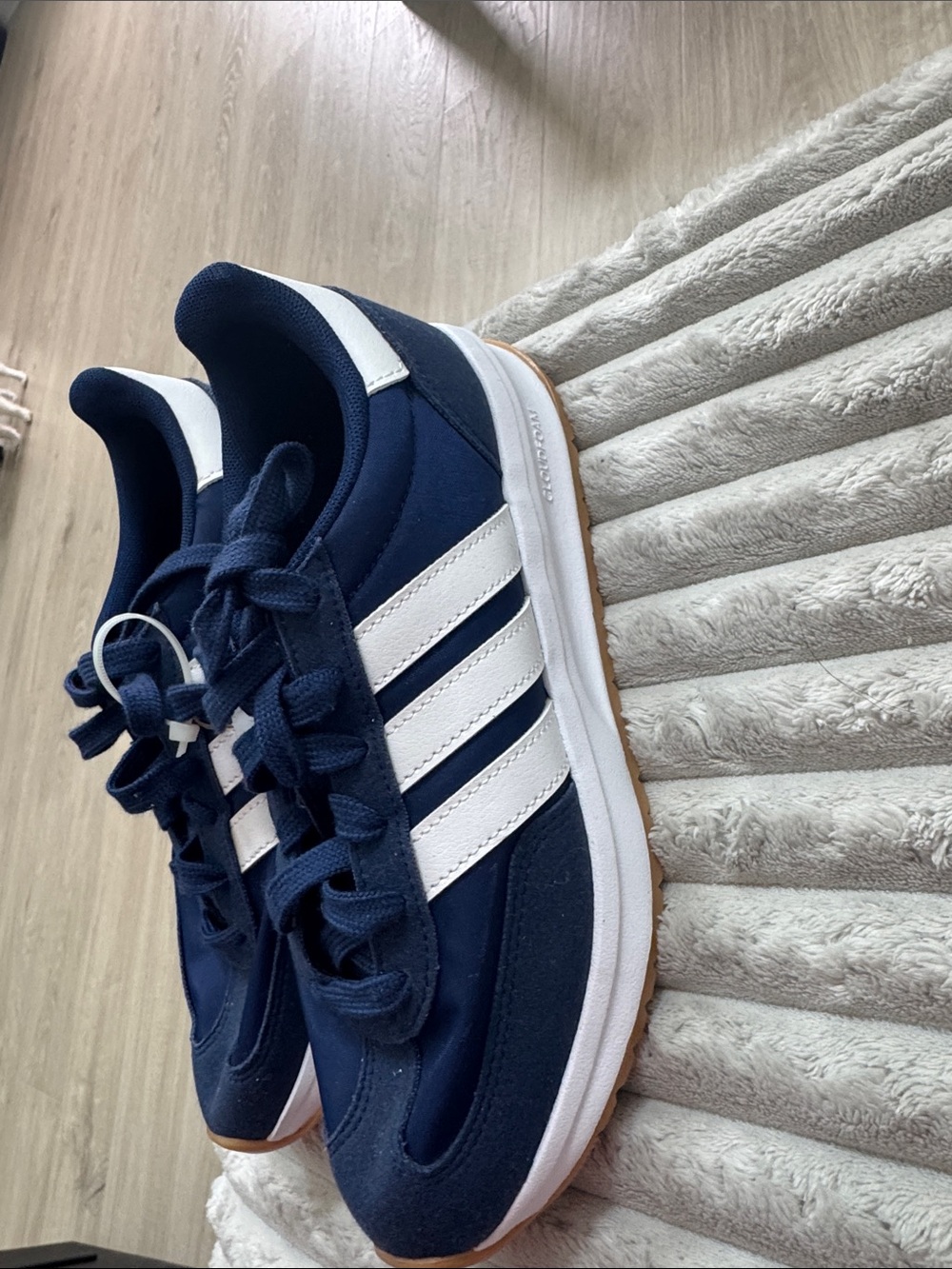 adidas Men’s Navy and White Retro Sneaker - Picture 2 of 6